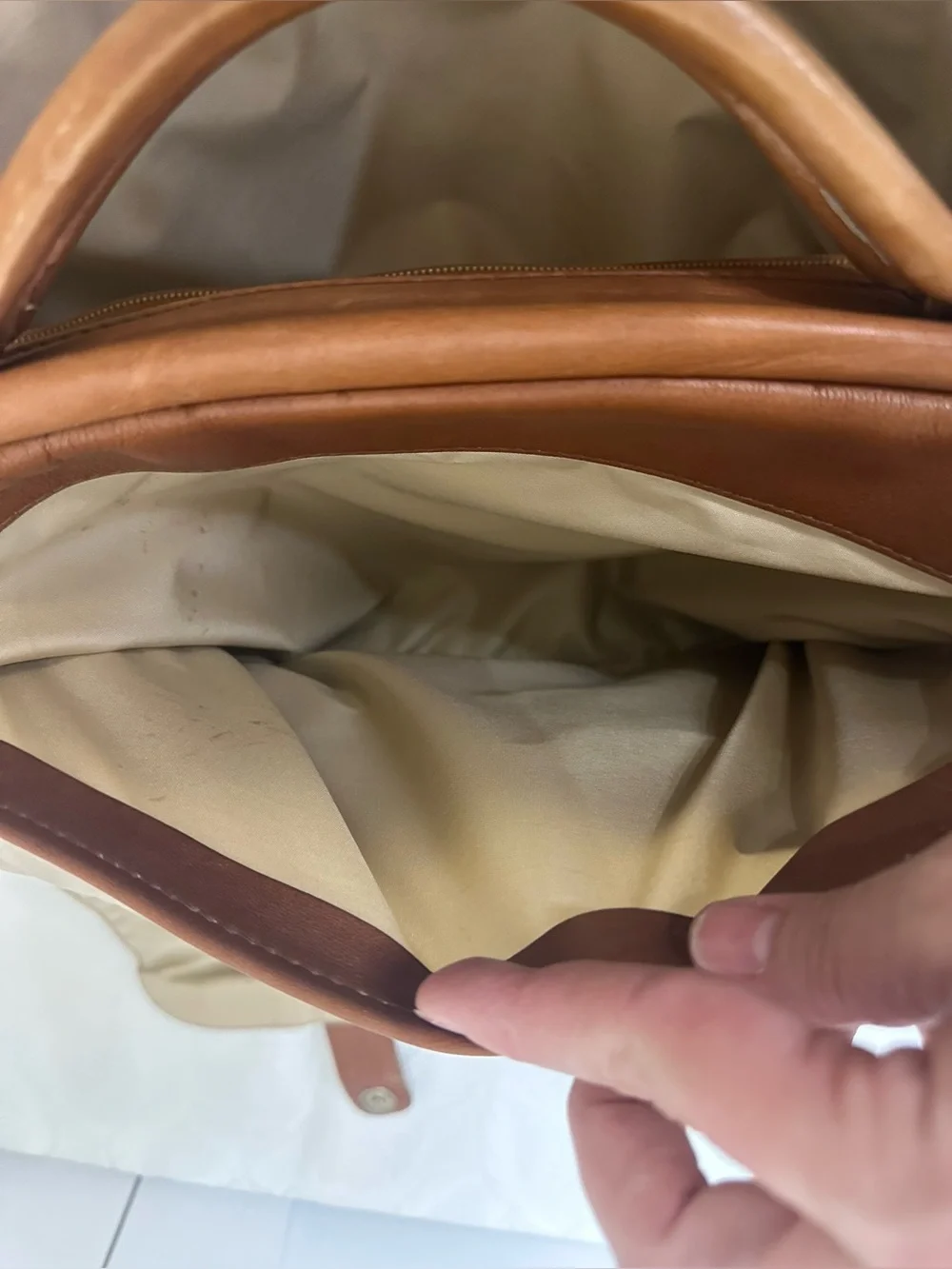 Avenues in Leather Vintage Brown Messenger Laptop Weekender Bag 14.5”x11.5”x5.5”